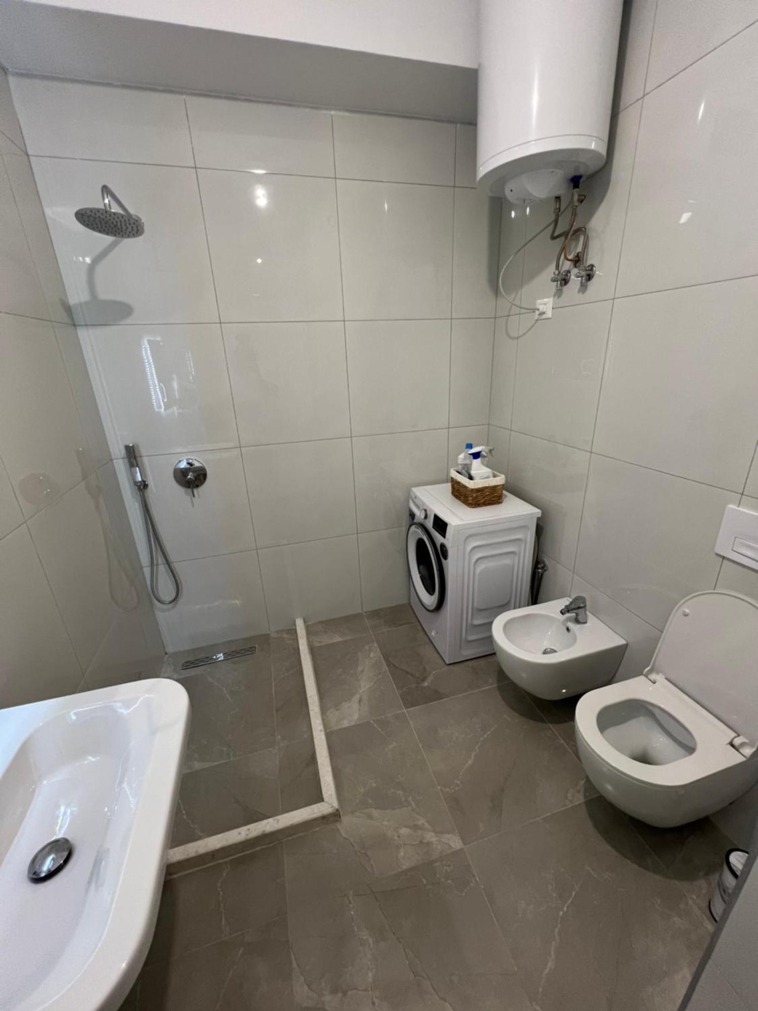טיראנה Sunflower Apartment מראה חיצוני תמונה